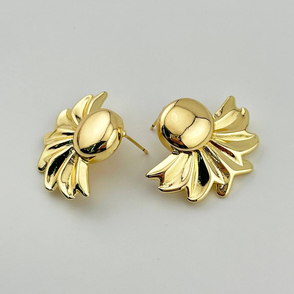 Готовые серьги размер 27*32мм цвет золото